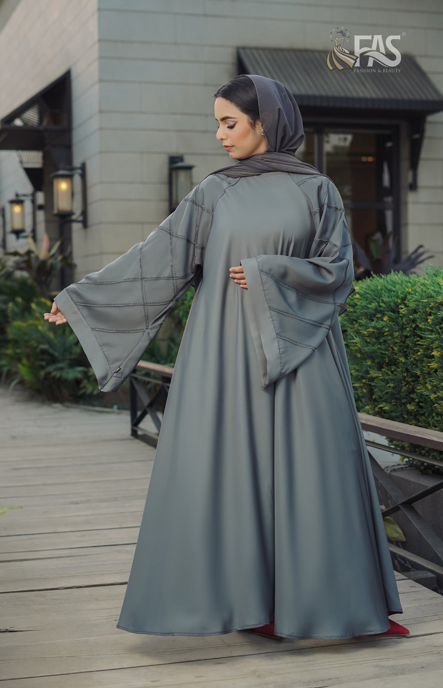 FAS Crisscross Abaya